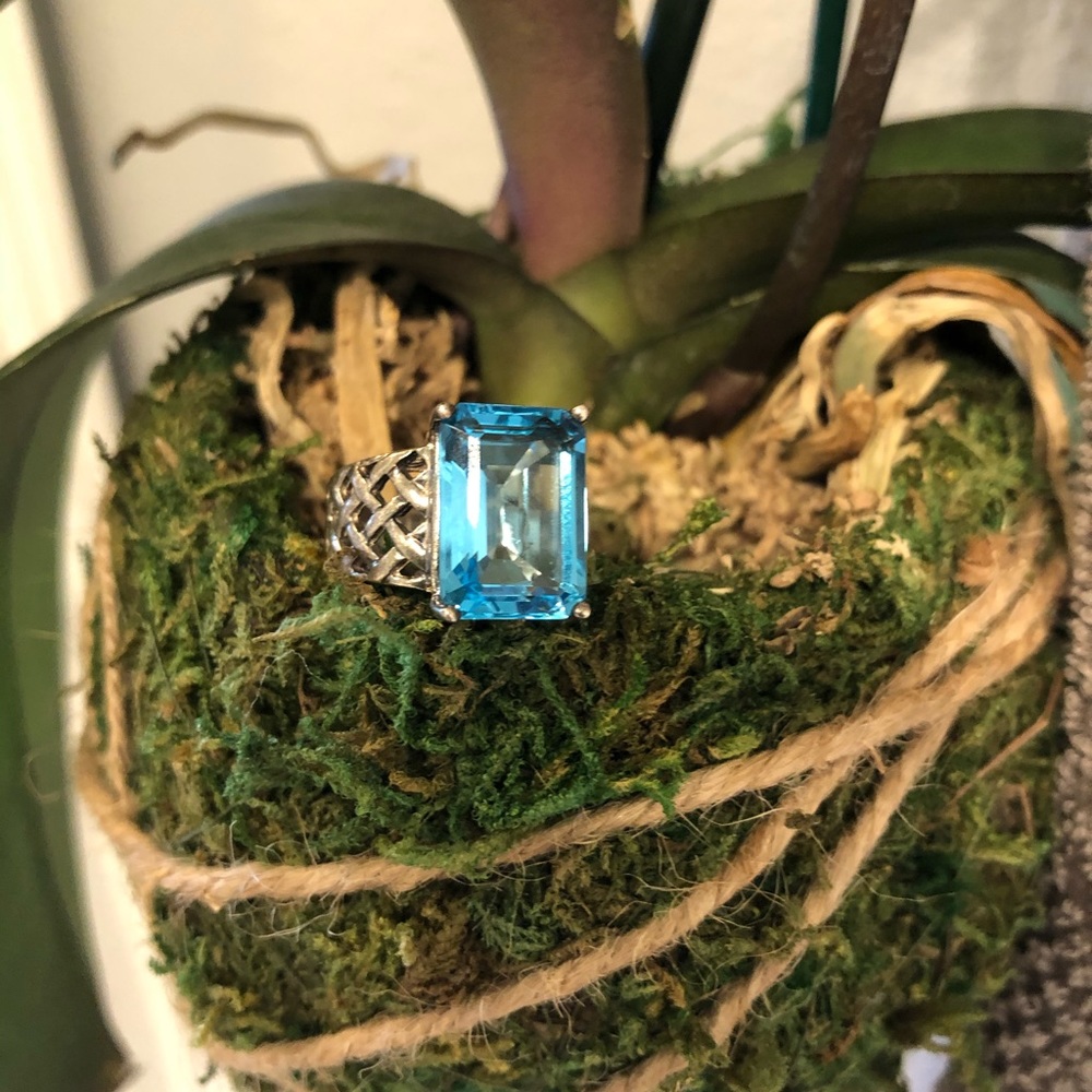 Swiss Blue topaz Ring size 7